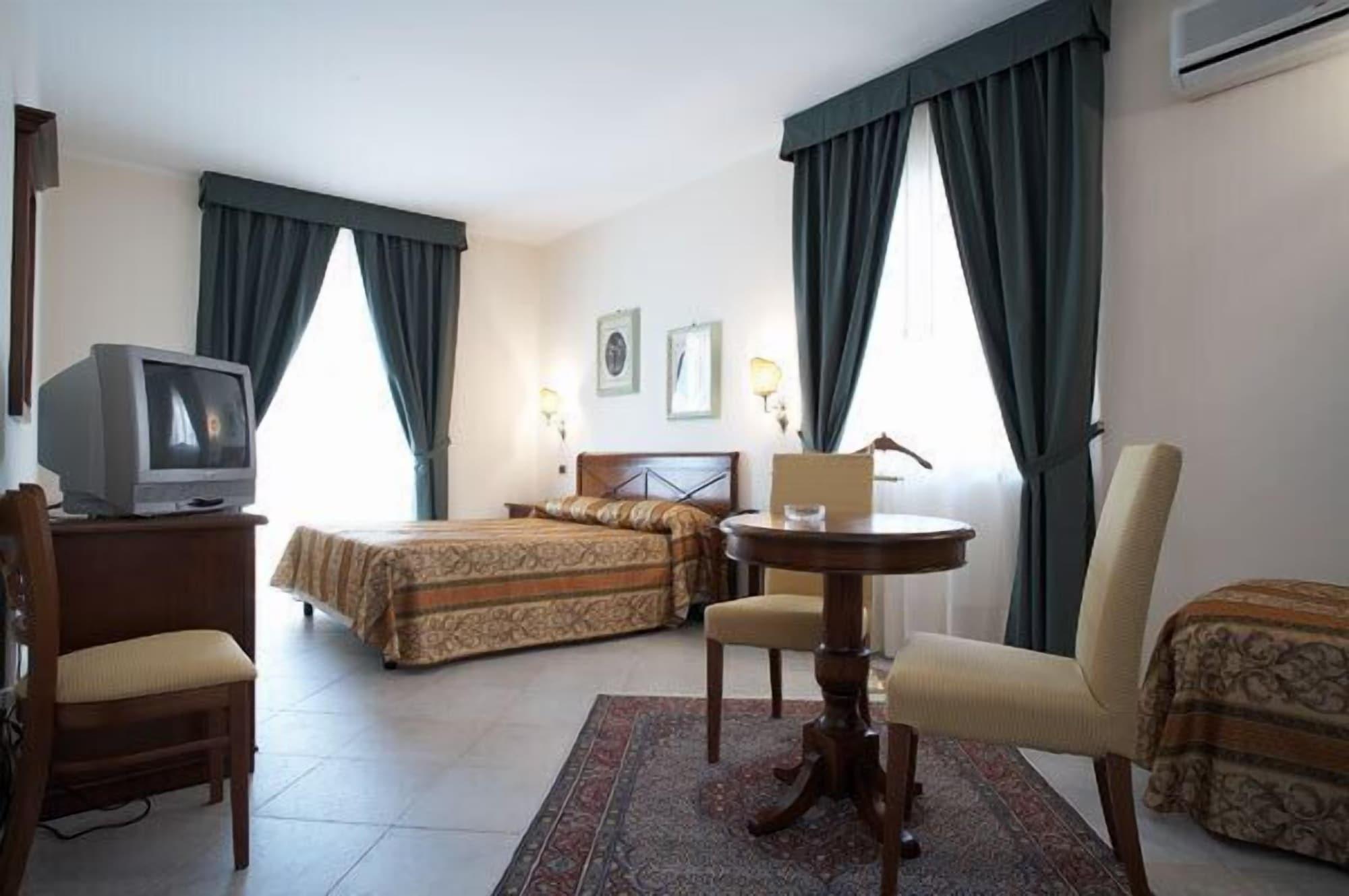 Hotel Delle Palme 팔코네 외부 사진